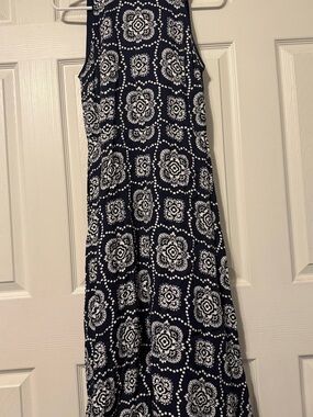 Ann Taylor Navy and White Sleeveless Printed Maxi Dress